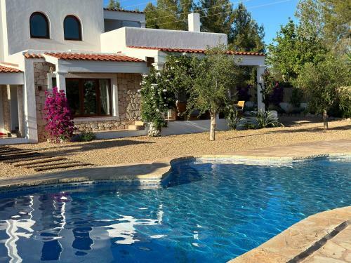 Villa Your Perfect Hideaway Only 5 Minutes From Ibiza