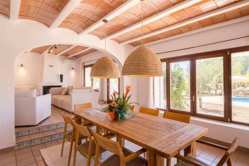Villa Your Perfect Hideaway Only 5 Minutes From Ibiza