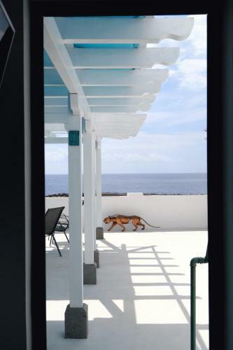 Rooftop Dreamhouse - 3br With Seaviews