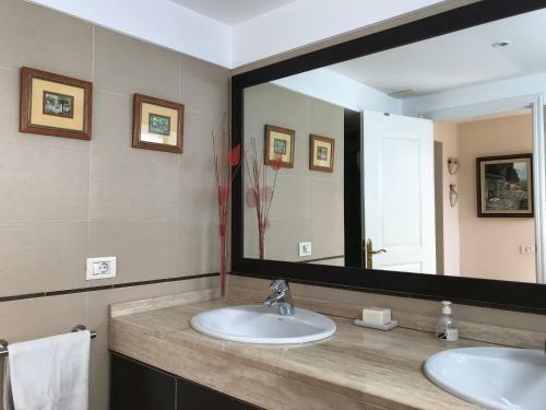 Apartamento �tico Espacioso Con Terraza Y Sal�n Exterior