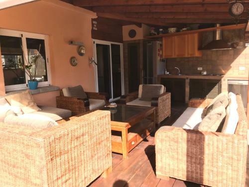 Apartamento �tico Espacioso Con Terraza Y Sal�n Exterior
