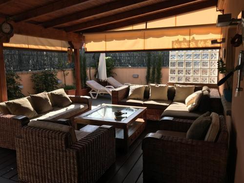 Apartamento �tico Espacioso Con Terraza Y Sal�n Exterior