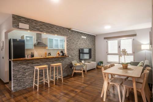 Apartamento Con Espaciosa Terraza Y Vistas Al Mar