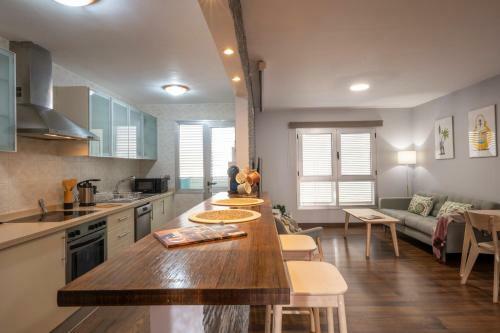 Apartamento Con Espaciosa Terraza Y Vistas Al Mar