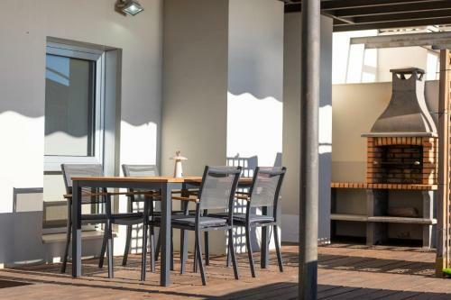 Apartamento Con Espaciosa Terraza Y Vistas Al Mar