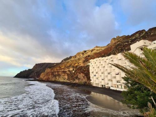 Playa Chica Beachfront Apartment
