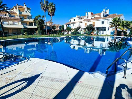 Spacious Apartment In San Roque Golf Club