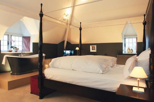 Hotel Manoir De L�bioles