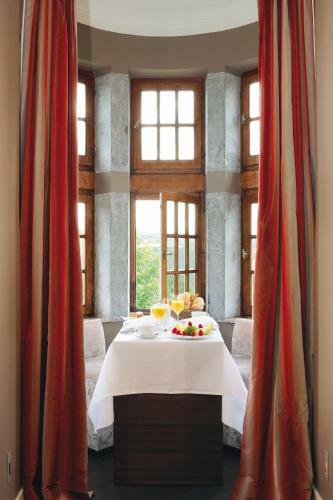 Hotel Manoir De L�bioles