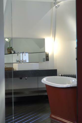 Hotel Manoir De L�bioles