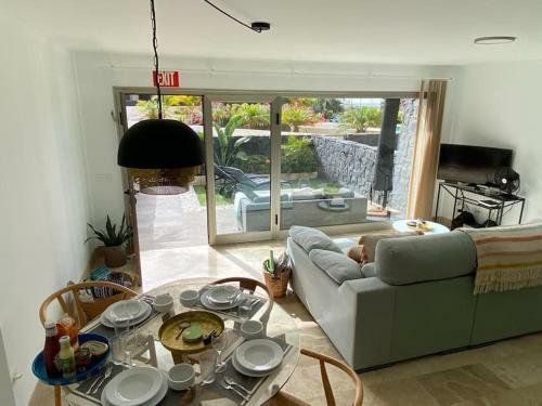 Amazing Luxury Seafront Villa Near Golf & Ocean