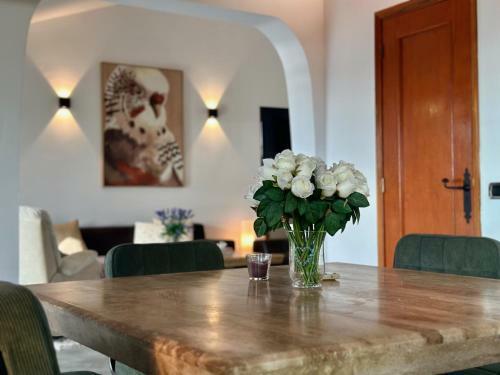 Oceanfront Villa - Amarilla Breeze