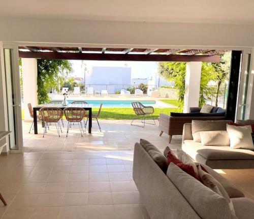 Villa Con Piscina Privada Y AC