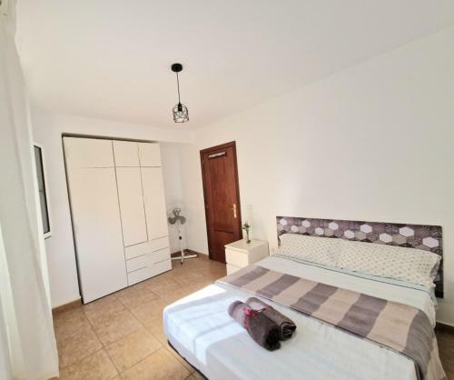 Spacious Chalet Next To The Sea - Airport