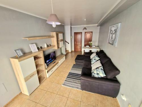Spacious Chalet Next To The Sea - Airport