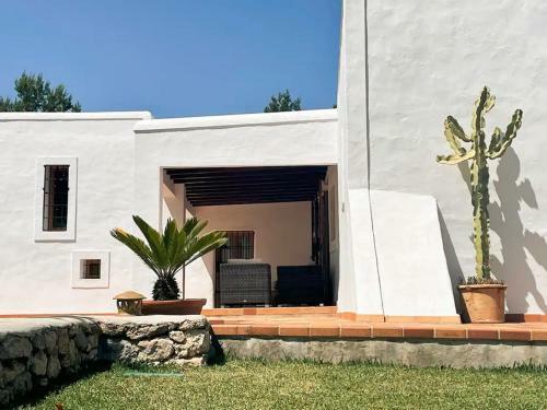 Fully Equipped Villa With Pool And Gym