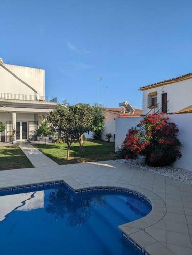 Chalet Con Piscina