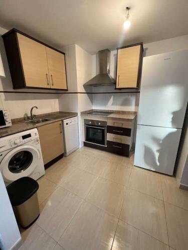 Apartamento Con Piscina ,parking Y Aire Acondicionado