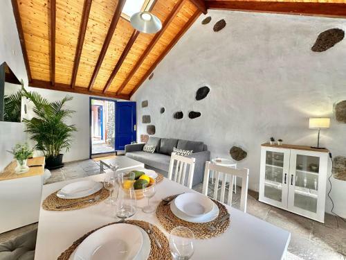 Teresitas Beach Escape Apartment