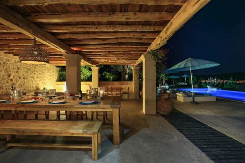 Villa Serras - San Antonio