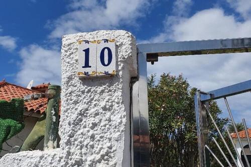Centrally Located Bungalow With Communal Pool In Playa Del Ingles