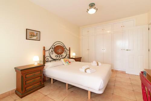 Global Properties, Chalet En Primera Linea de Playa Con Piscina Privada