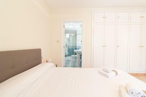 Global Properties, Chalet En Primera Linea de Playa Con Piscina Privada