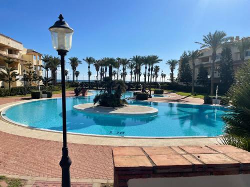 Apartamento Moderna Y Alegre Vivienda Junto Al Mar .