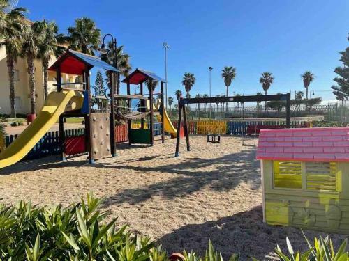 Apartamento Moderna Y Alegre Vivienda Junto Al Mar .