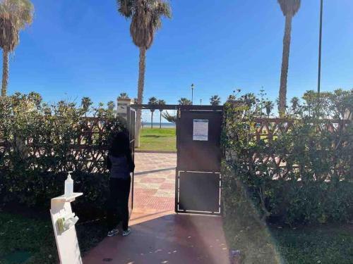 Apartamento Moderna Y Alegre Vivienda Junto Al Mar .