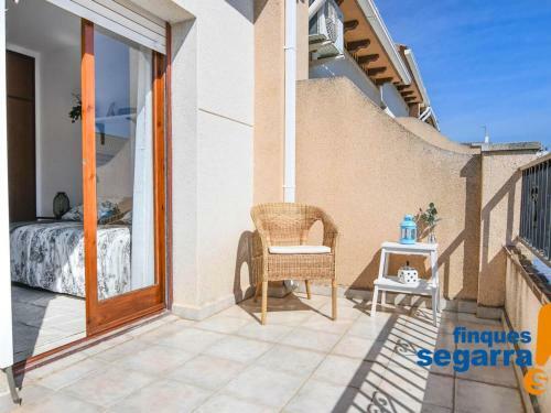 Casa Roda de Ber�, 3 Dormitorios, 7 Personas - Es-320-7