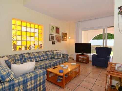 Apartamento Roda de Ber�, 3 Dormitorios, 8 Personas - Es-320-13