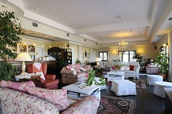 Jennifer Home Hotel