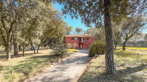 Charming Country House With Pool And Huge Garden