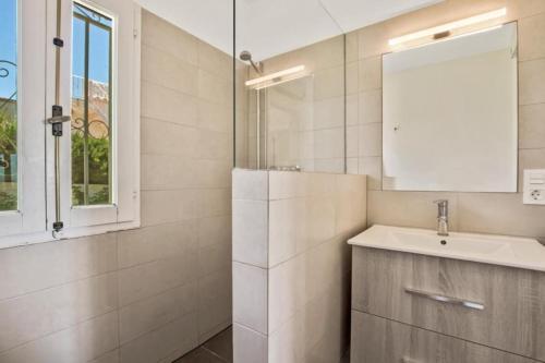 Villa Con Piscina Y Vistas Al Mar