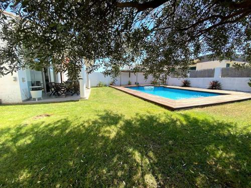 Villa With Private Pool & Garden