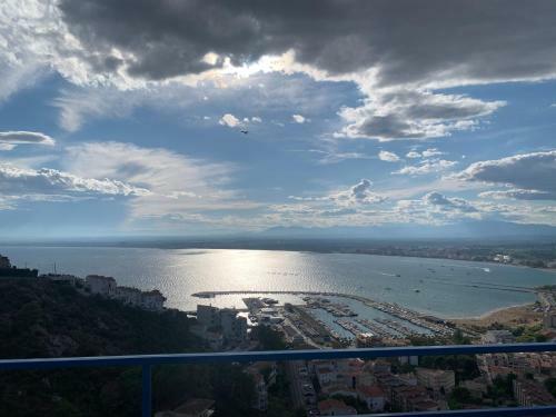 Apartamento �tico Con Vista Panor�micas Bahia de Roses