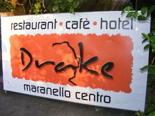 Hotel Drake
