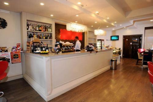 Hotel Drake