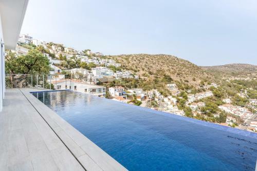Villa Welcs Emp 083 Con Piscina Infinita