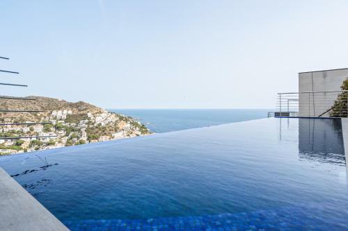 Villa Welcs Emp 083 Con Piscina Infinita