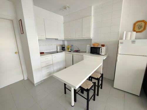 Apartamento Roses, 2 Dormitorios, 4 Personas - Es-258-19