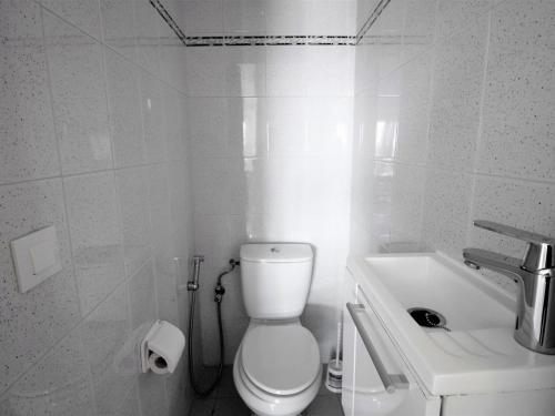 Apartamento Roses, 2 Dormitorios, 6 Personas - Es-258-1
