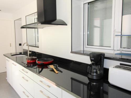 Apartamento Roses, 2 Dormitorios, 4 Personas - Es-258-12