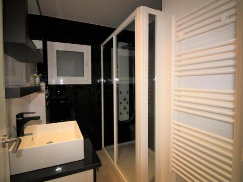 Apartamento Roses, 2 Dormitorios, 4 Personas - Es-258-12