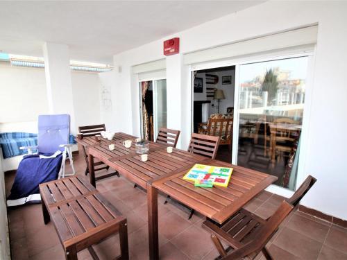 Apartamento Roses, 2 Dormitorios, 6 Personas - Es-258-23
