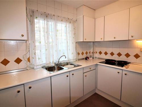 Apartamento Roses, 2 Dormitorios, 6 Personas - Es-258-23