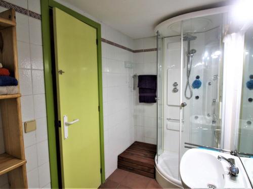 Apartamento Roses, 2 Dormitorios, 6 Personas - Es-258-23