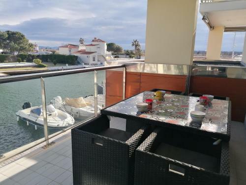 Apartamento Roses, 2 Dormitorios, 4 Personas - Es-258-79