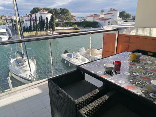 Apartamento Roses, 2 Dormitorios, 4 Personas - Es-258-79